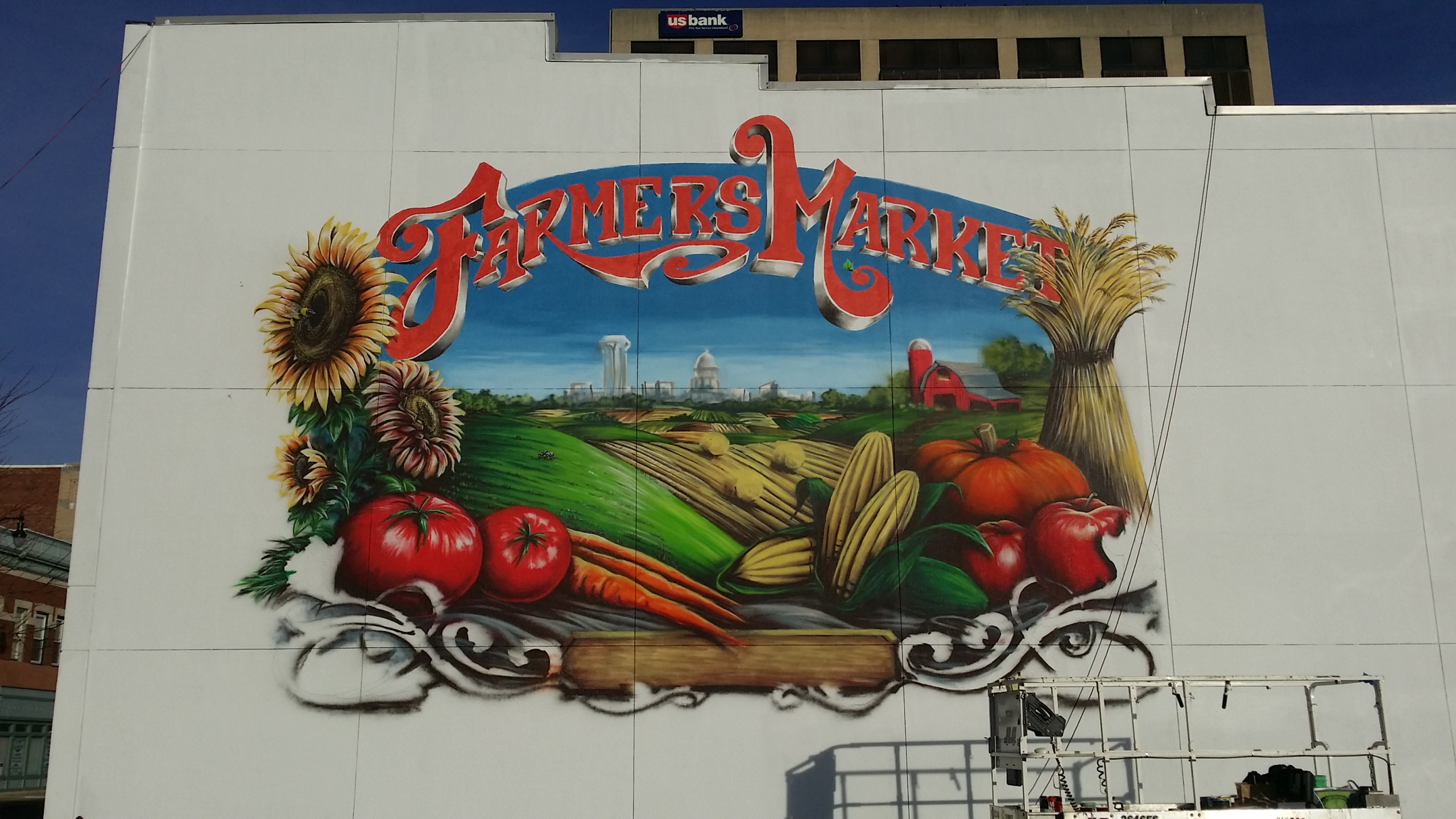 farmers market mural downtown springfield illinois mural painter troy freeman freesky studios
